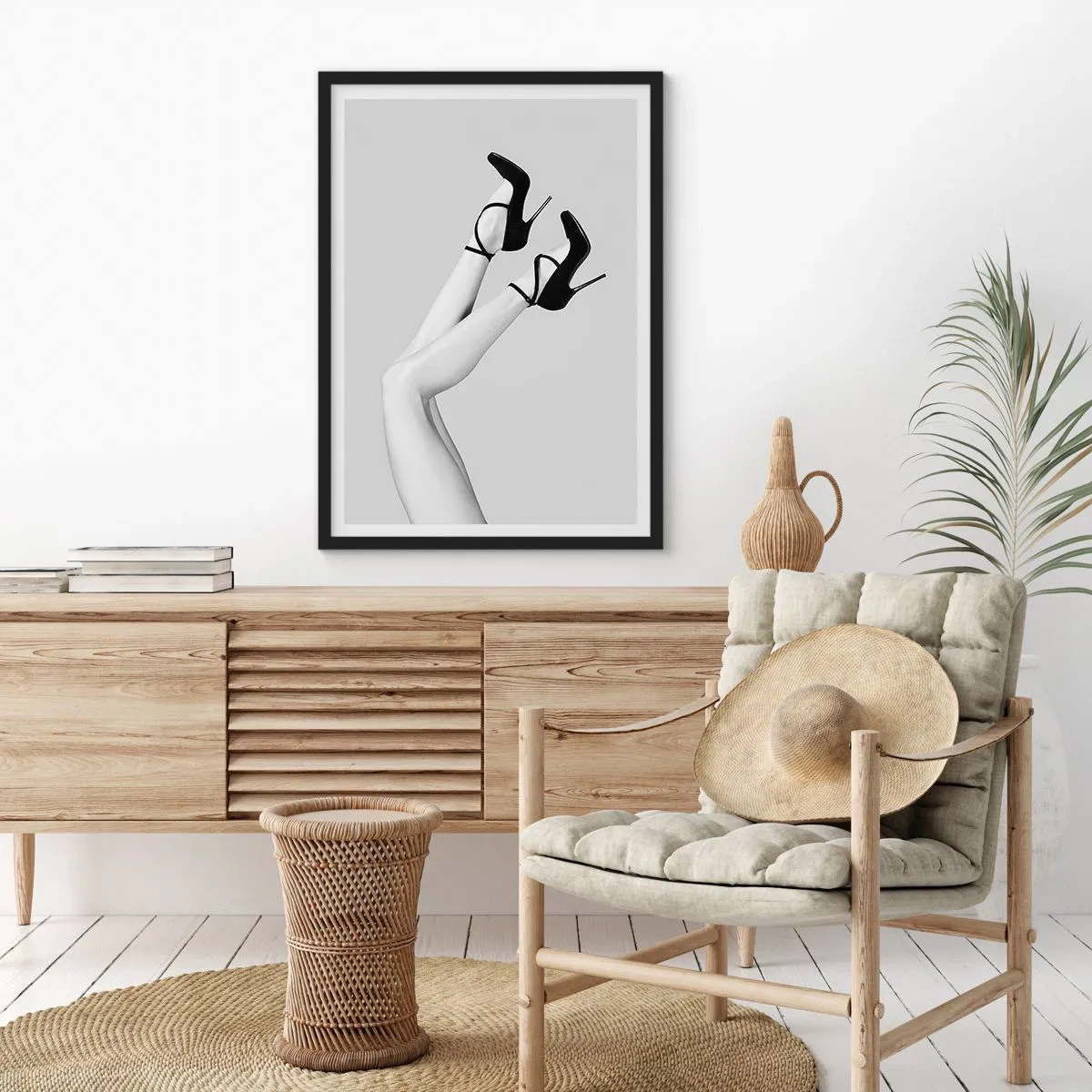 Póster en marco negro - Piernas elegantes en tacones altos negros - 50x70cm - Belleza al revés - Decoración de pared moderna para salón y dormitorio ARTTOR