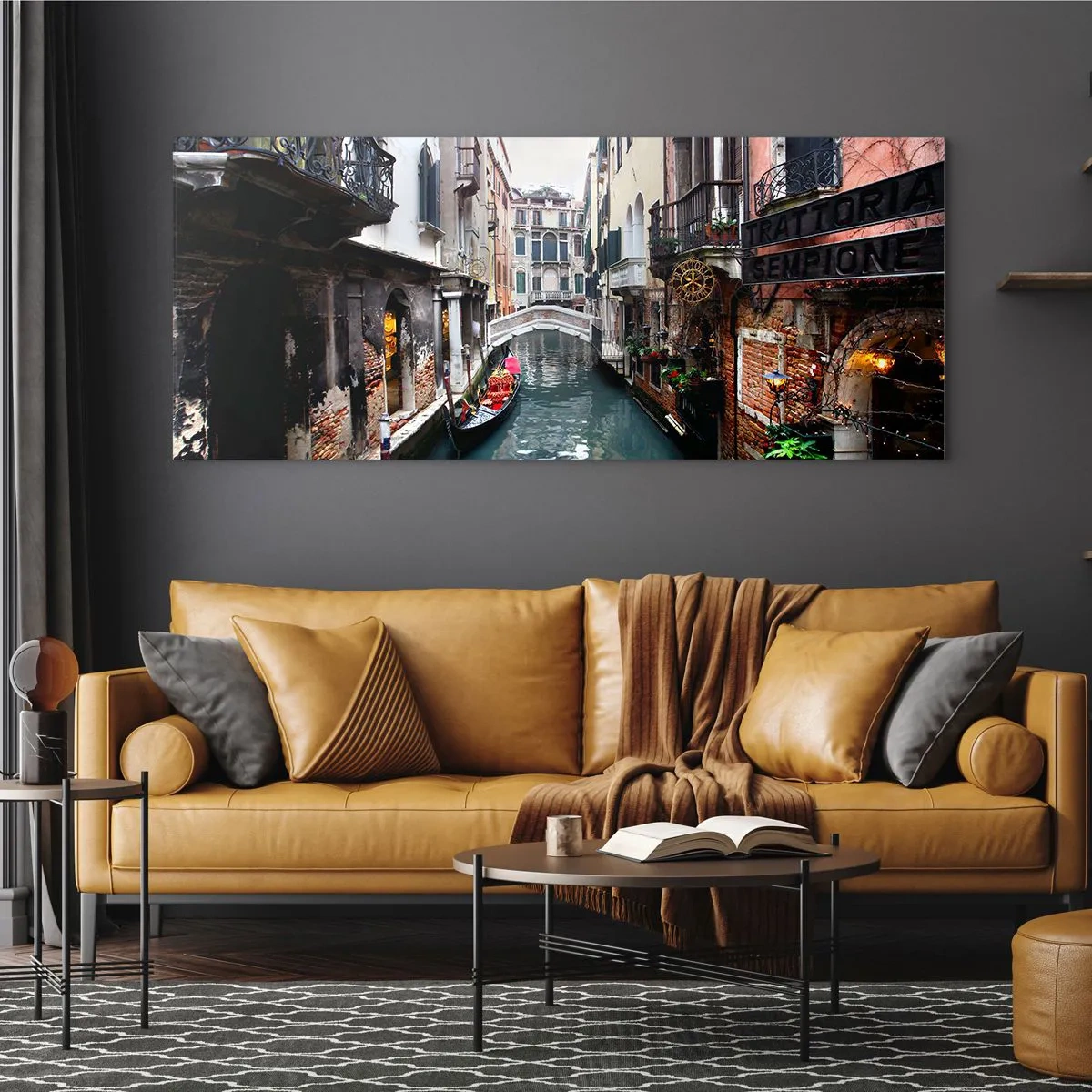 Cuadro sobre vidrio - Impresiones sobre Vidrio - Un canal en Venecia con una góndola y edificios históricos. - 120x50cm - Paisaje veneciano con góndola y puente - Decoración de pared moderna para salón y dormitorio ARTTOR