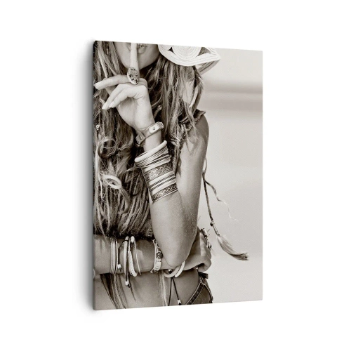 Cuadro sobre lienzo - Impresión de Imagen - Retrato de una mujer boho con joyas. - 50x70cm - Libertad natural - Decoración de pared moderna para salón y dormitorio ARTTOR