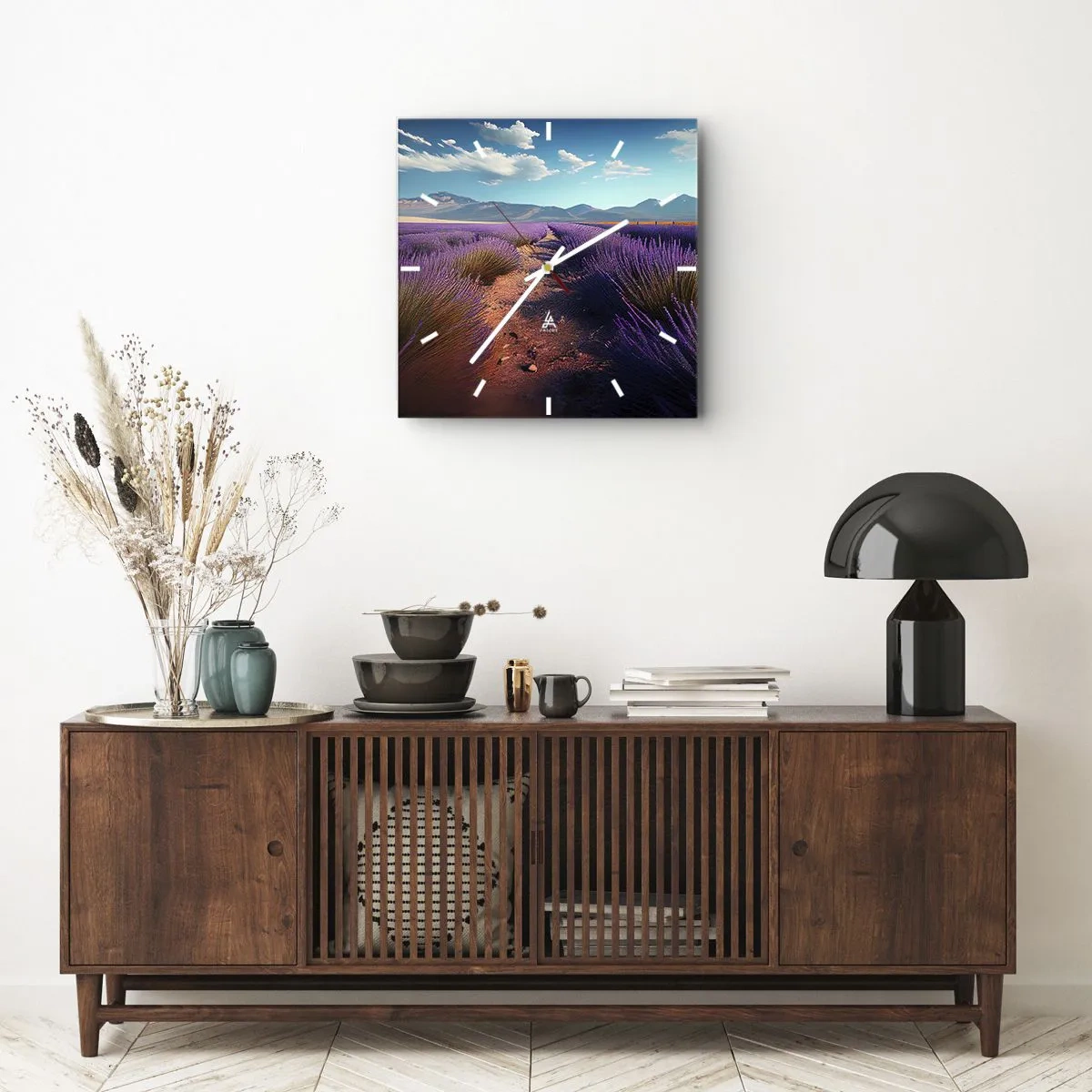 Reloj de pared - Reloj de vidrio - Un campo de lavanda con vistas a las montañas y al cielo azul. - 30x30cm - Campos fragantes - Decoración de pared moderna para salón y dormitorio ARTTOR