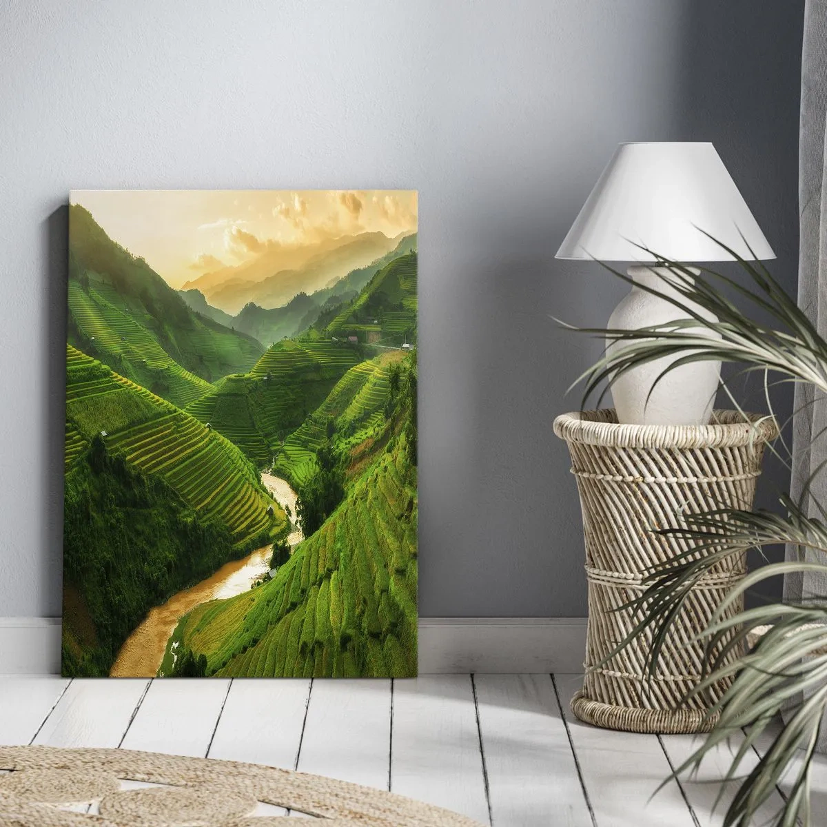 Cuadro sobre lienzo - Impresión de Imagen - Pintorescas terrazas de arroz en un valle verde iluminado por el sol poniente - 50x70cm - Valle vietnamita - Decoración de pared moderna para salón y dormitorio ARTTOR