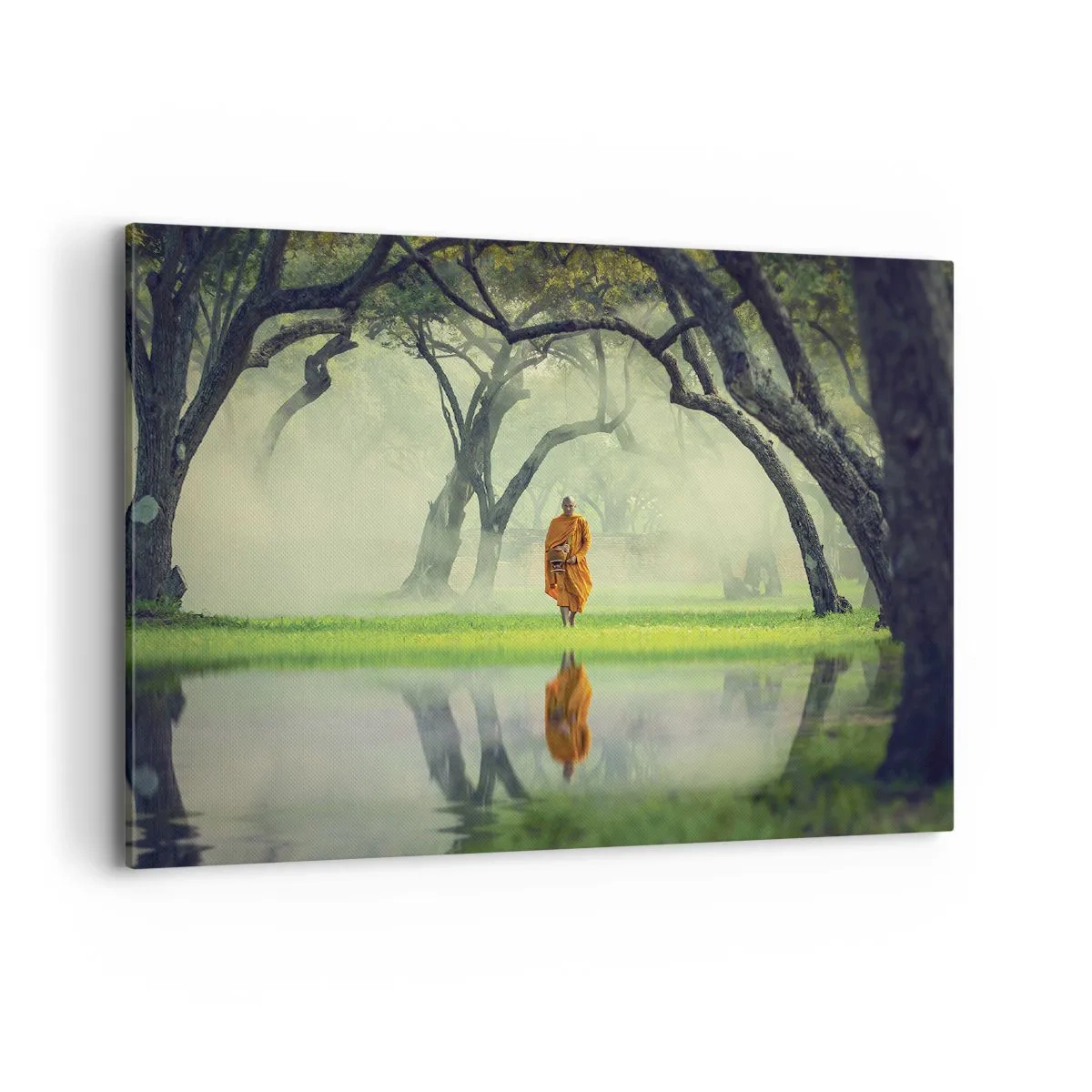 Cuadro sobre lienzo - Impresión de Imagen - Un monje con una túnica naranja en un bosque con un fondo brumoso y reflejo en el agua. - 100x70cm - En el camino de la iluminación - Decoración de pared moderna para salón y dormitorio ARTTOR