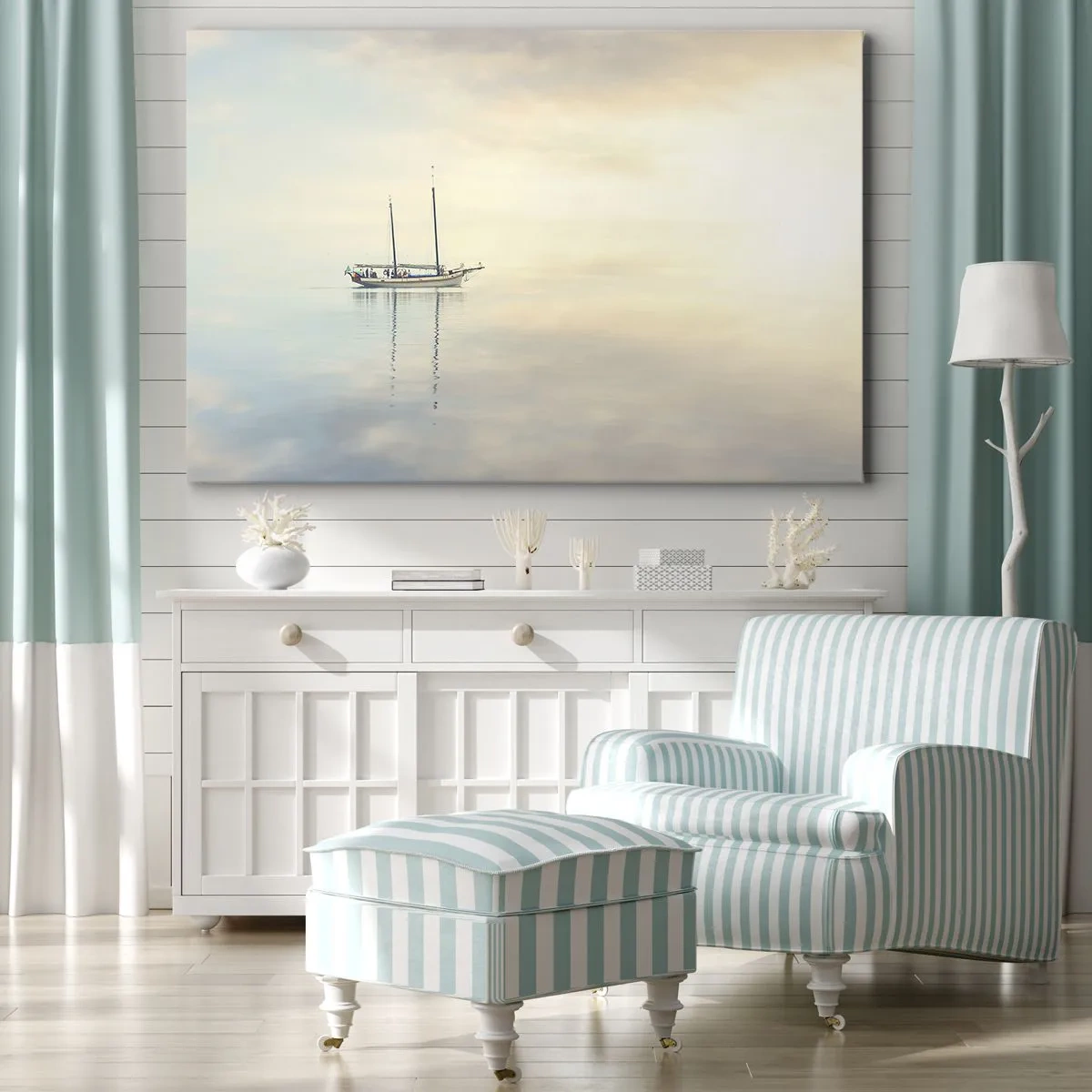 Cuadro sobre lienzo - Impresión de Imagen - Un barco en un mar en calma bajo una luz suave. - 70x50cm - En un mar de silencio - Decoración de pared moderna para salón y dormitorio ARTTOR