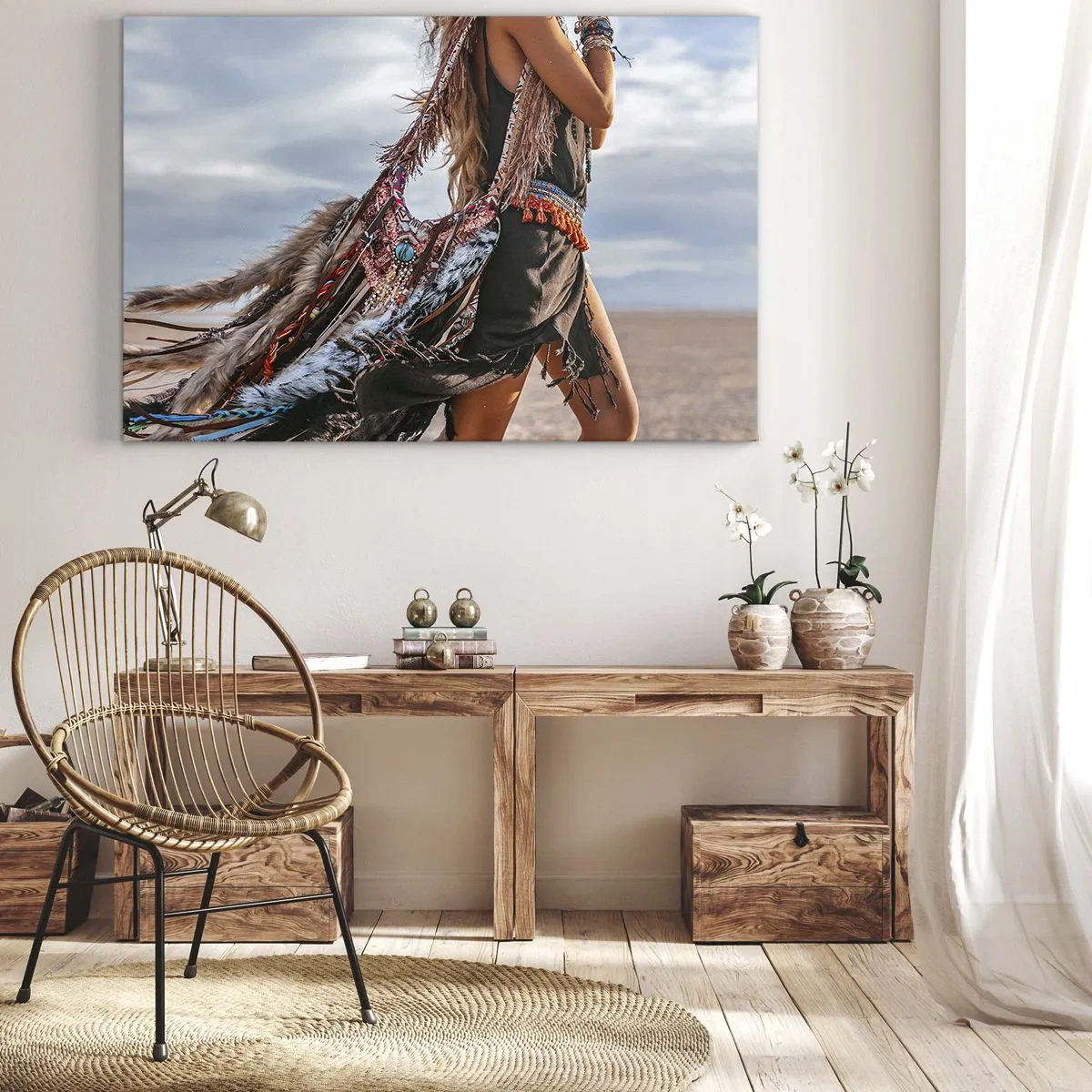 Cuadro sobre lienzo - Impresión de Imagen - Una mujer con estilo boho con detalles de plumas y joyas. - 70x50cm - La chamana - Decoración de pared moderna para salón y dormitorio ARTTOR