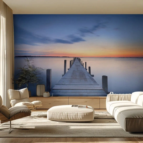 Fotomural Premium Sand - La calma de un crepúsculo sereno - Paisaje, Bahía, Puente de madera - 200x140 cm