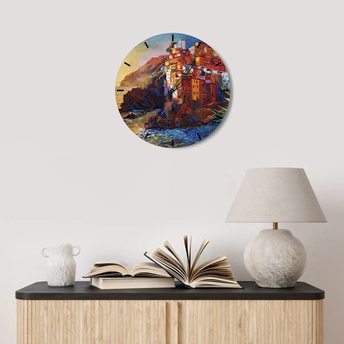 Reloj de pared - Reloj de vidrio - Un pueblo pintoresco en una costa rocosa - 30x30cm - Ambiente italiano - Decoración de pared moderna para salón, cocina y dormitorio ARTTOR