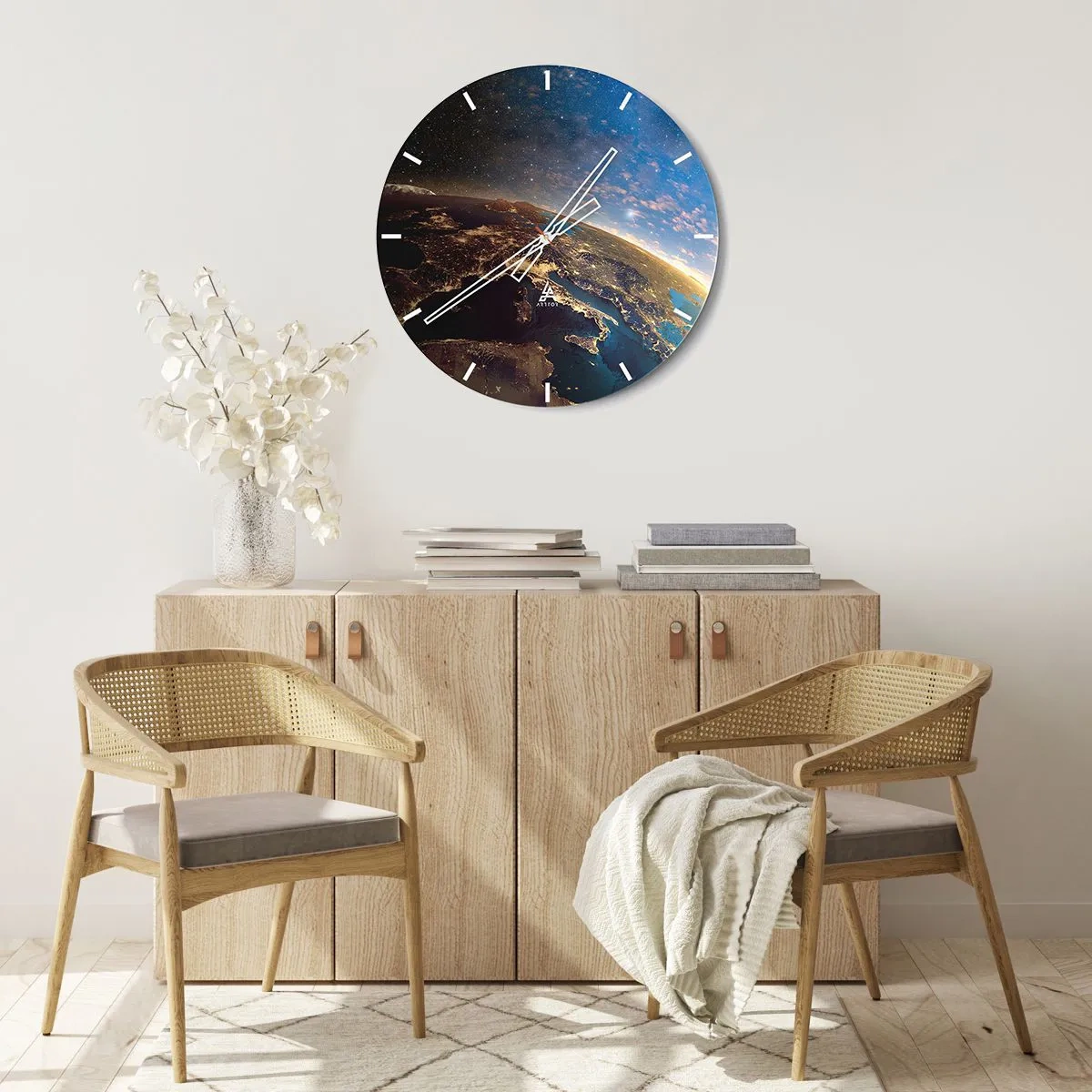 Reloj de pared - Reloj de vidrio - Vista de la Tierra desde el espacio con los continentes iluminados - 30x30cm - Mirémonos a nosotros mismos desde la distancia - Decoración de pared moderna para salón, cocina y dormitorio ARTTOR
