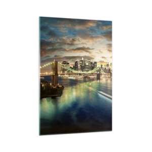 Cuadro sobre vidrio - Impresiones sobre Vidrio - Un puente iluminado con la ciudad al fondo, con luces reflejadas en el agua. - 70x100cm - Un atardecer iluminado sobre Manhattan - Decoración de pared moderna para salón y dormitorio ARTTOR