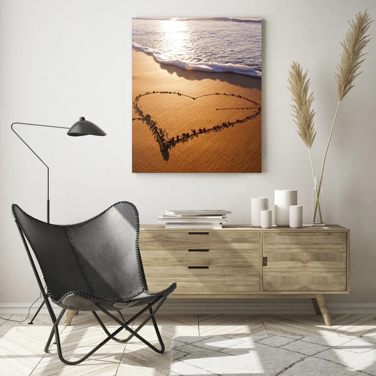 Cuadro sobre vidrio - Impresiones sobre Vidrio - Un corazón hecho de arena en la playa durante el atardecer. - 80x120cm - Una confesión de vacaciones - Decoración de pared moderna para salón y dormitorio ARTTOR