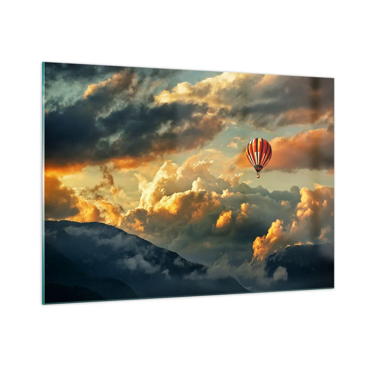 Cuadro sobre vidrio - Impresiones sobre Vidrio - Un globo flotando sobre las montañas entre las nubes al atardecer. - 100x70cm - Vuelo porque quiero - Decoración de pared moderna para salón y dormitorio ARTTOR