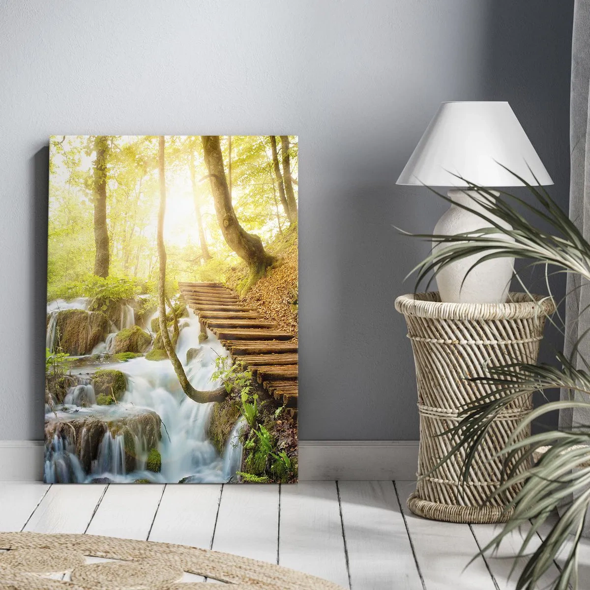 Cuadro sobre lienzo - Impresión de Imagen - Camino forestal con escaleras de madera junto a la cascada. - 70x100cm - El ansiado frescor - Decoración de pared moderna para salón y dormitorio ARTTOR