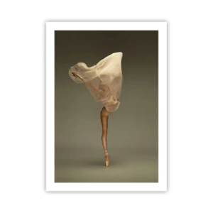 Póster - Una bailarina bailando, rodeada de una tela delicada, en una pose sutil. - 50x70cm - A punto de volar - Decoración de pared moderna para salón y dormitorio ARTTOR