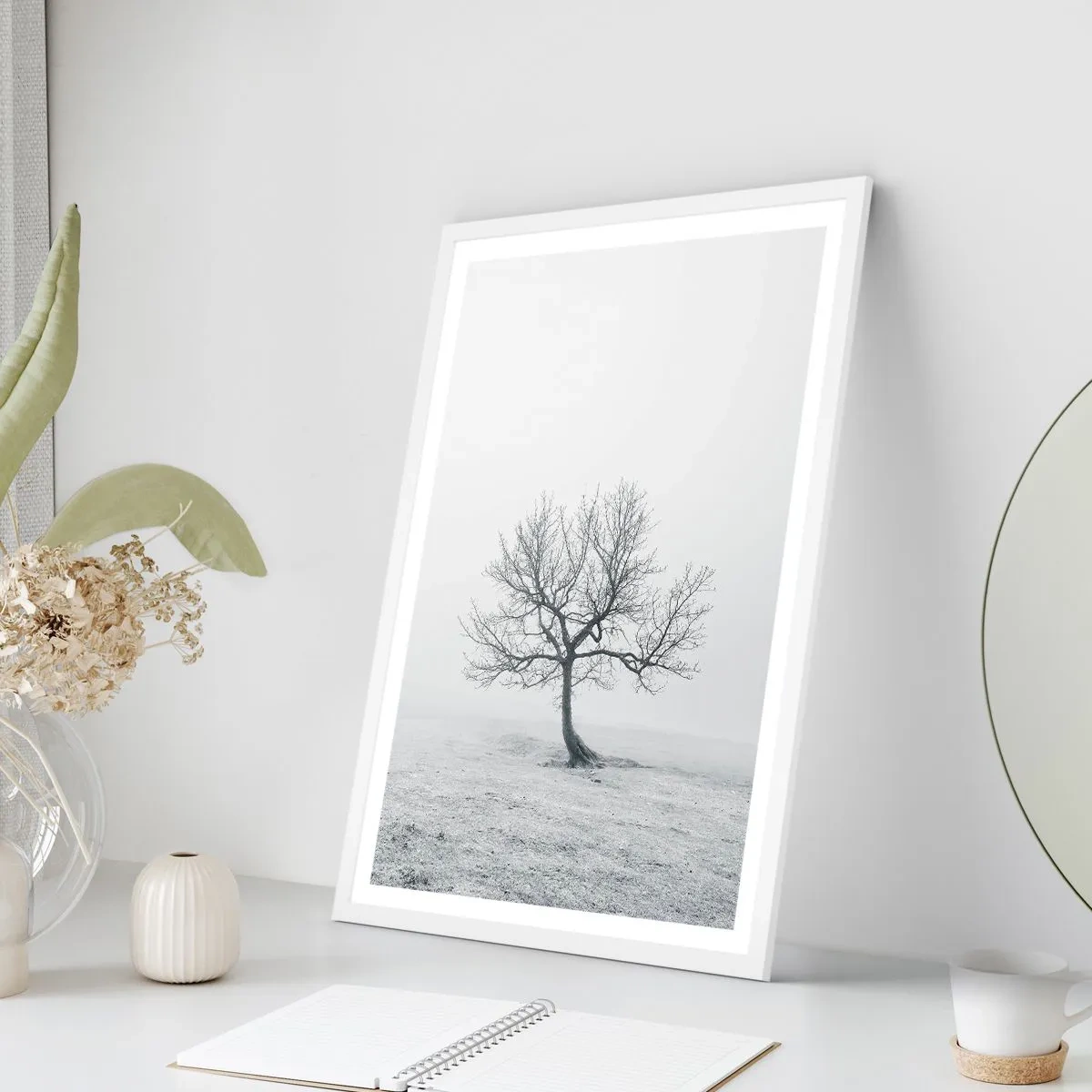 Póster en marco blanco - Contra la nada - 70x100 cm