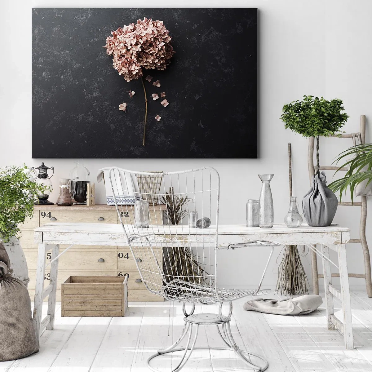 Cuadro sobre lienzo - Impresión de Imagen - Una delicada flor de hortensia sobre un fondo oscuro. - 120x80cm - Un signo verdaderamente romántico - Decoración de pared moderna para salón y dormitorio ARTTOR