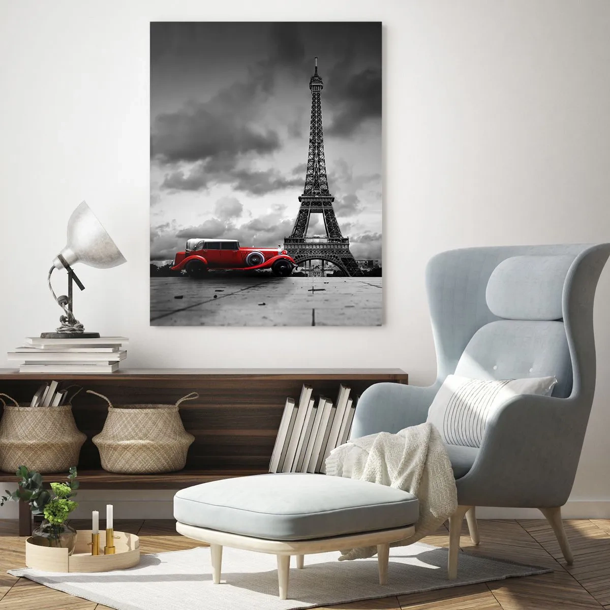 Cuadro sobre vidrio - Impresiones sobre Vidrio - Coche retro rojo frente a la Torre Eiffel en blanco y negro - 80x120cm - No hace mucho tiempo, en París - Decoración de pared moderna para salón y dormitorio ARTTOR