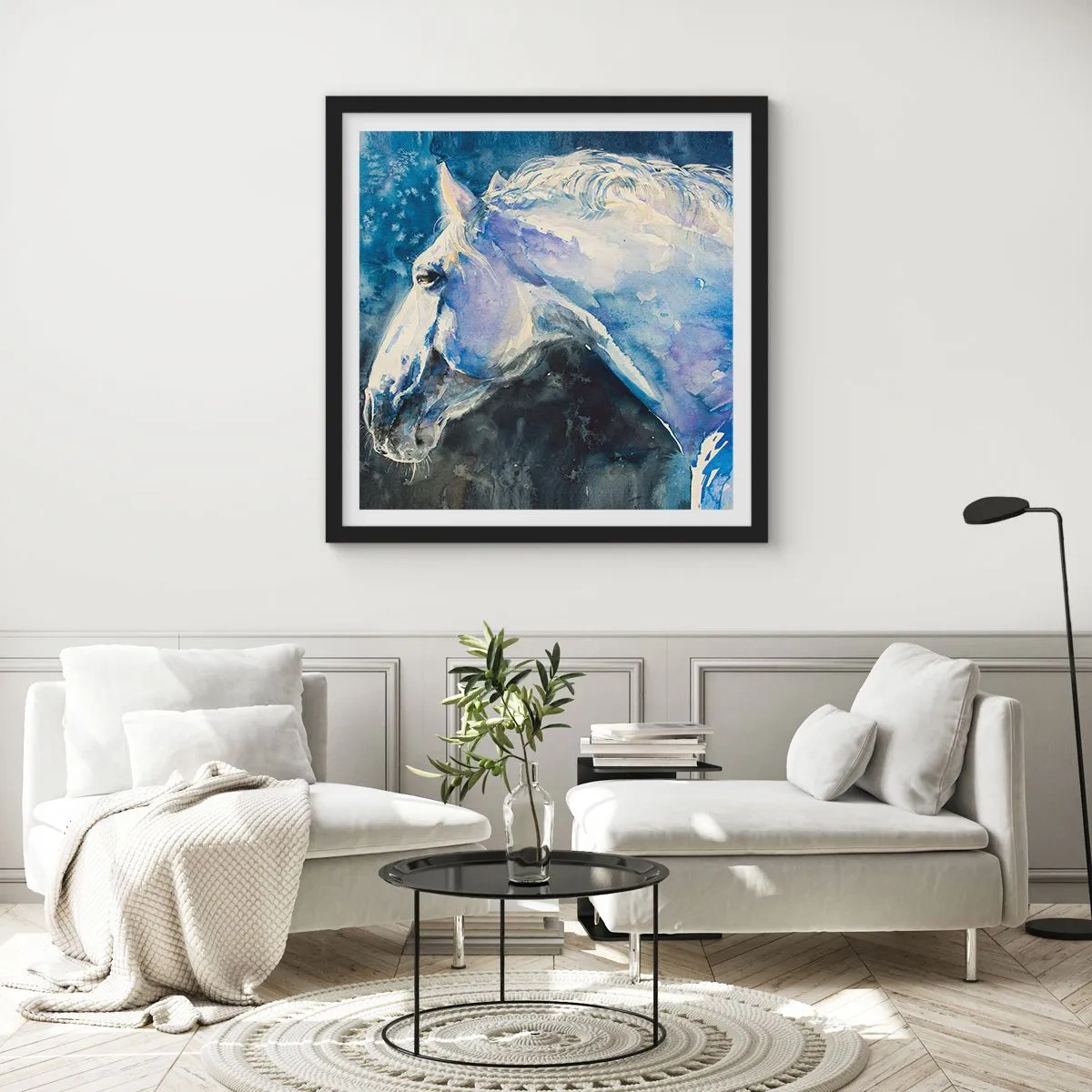 Póster en marco negro - Retrato en un resplandor azul - 60x60 cm