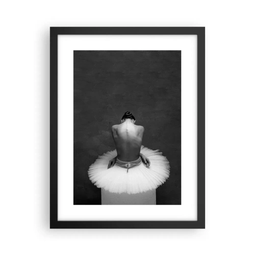 Póster en marco negro - Rodeada de pétalos - 30x40 cm