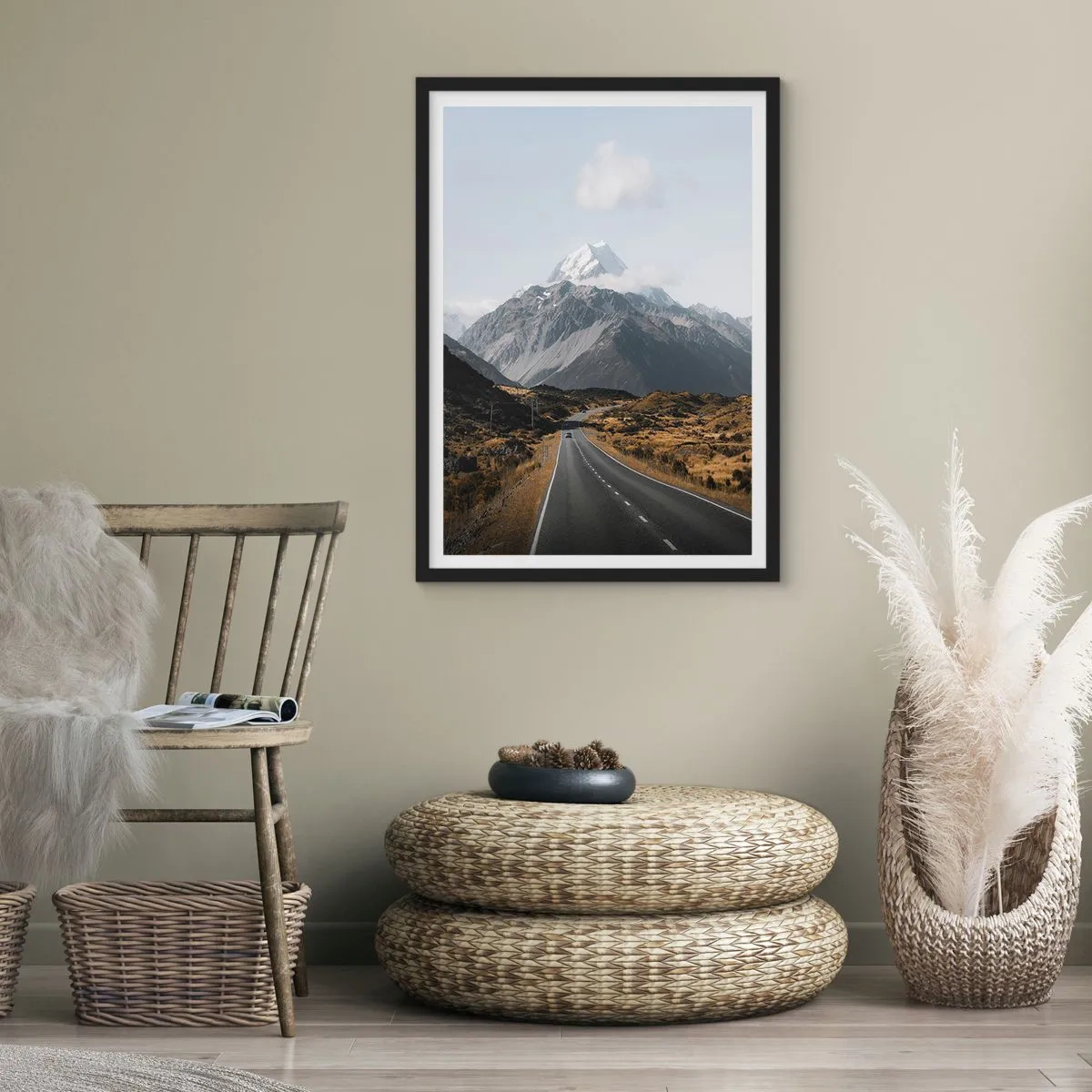 Póster en marco negro - El camino al corazón de las montañas - 70x100 cm