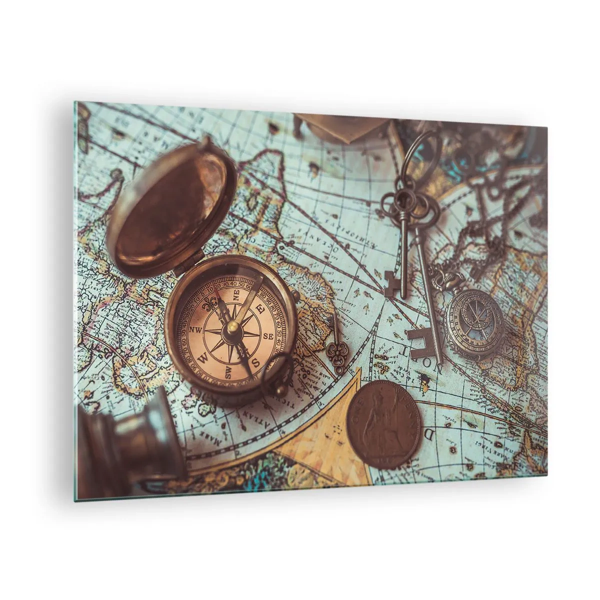 Cuadro sobre vidrio - Impresiones sobre Vidrio - Una brújula antigua sobre un fondo de mapa y llaves antiguas. - 70x50cm - Para el aventurero - Decoración de pared moderna para salón y dormitorio ARTTOR