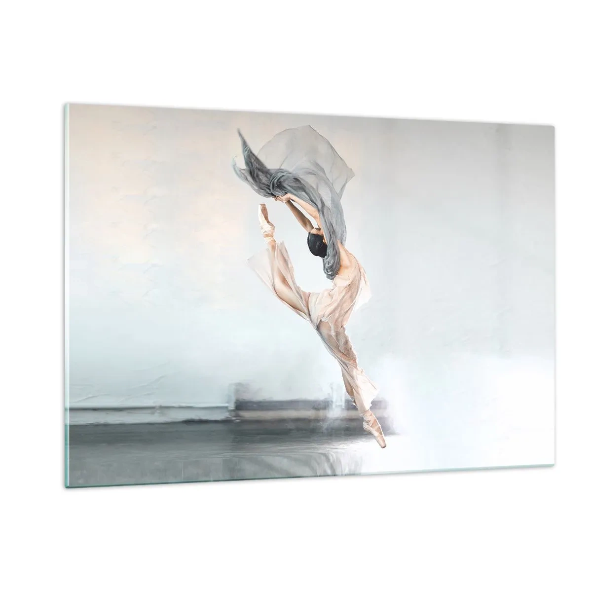 Cuadro sobre vidrio - Impresiones sobre Vidrio - Una bailarina realiza un salto dinámico bajo una luz suave. - 120x80cm - En el arrebato de la danza - Decoración de pared moderna para salón y dormitorio ARTTOR