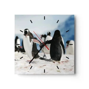Reloj de pared - Reloj de vidrio - Un grupo de pingüinos en la nieve en un paisaje antártico. - 30x30cm - Bailando en la nieve - Decoración de pared moderna para salón y dormitorio ARTTOR