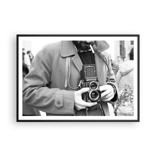 Póster en marco negro - Fotografía en blanco y negro de un hombre con una cámara retro. - 100x70cm - En estilo retro - Decoración de pared moderna para salón y dormitorio ARTTOR