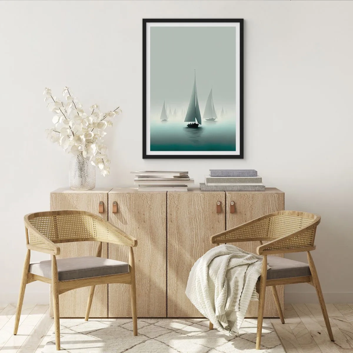Póster en marco negro - Un grupo de veleros navegando en un mar brumoso, rodeado de aguas tranquilas. - 50x70cm - Día de niebla en alta mar - Decoración de pared moderna para salón y dormitorio ARTTOR