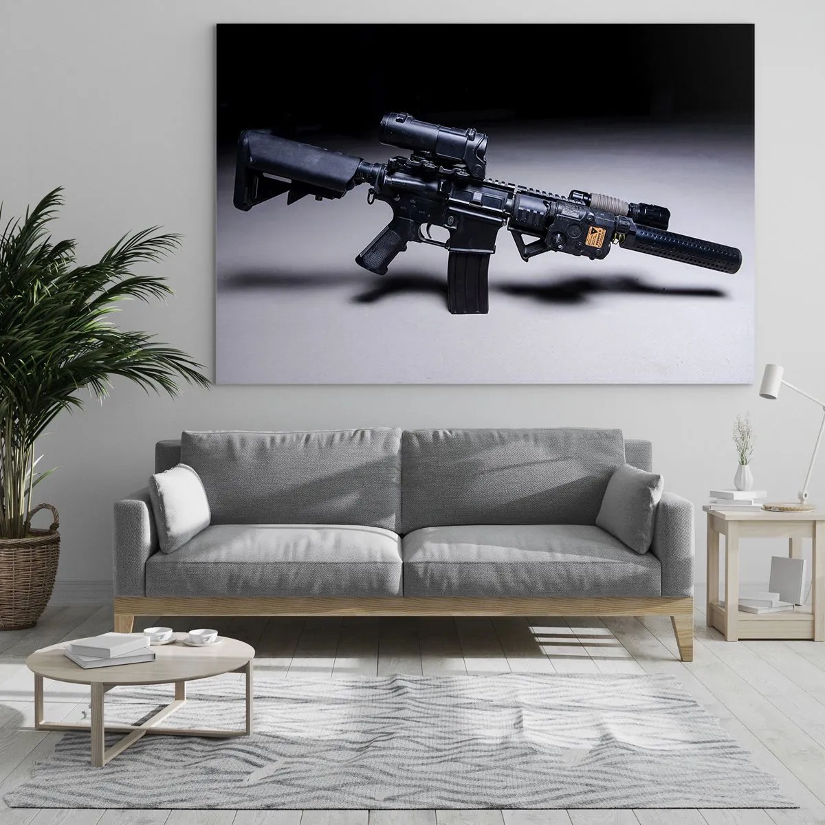 Cuadro sobre vidrio - Impresiones sobre Vidrio - Un rifle de asalto negro con accesorios sobre un fondo claro. - 100x70cm - Un caballero oscuro - Decoración de pared moderna para salón y dormitorio ARTTOR