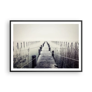 Póster en marco negro - Un puente de madera que conduce a un espacio brumoso. - 100x70cm - Sumergirse en la paz - Decoración de pared moderna para salón y dormitorio ARTTOR