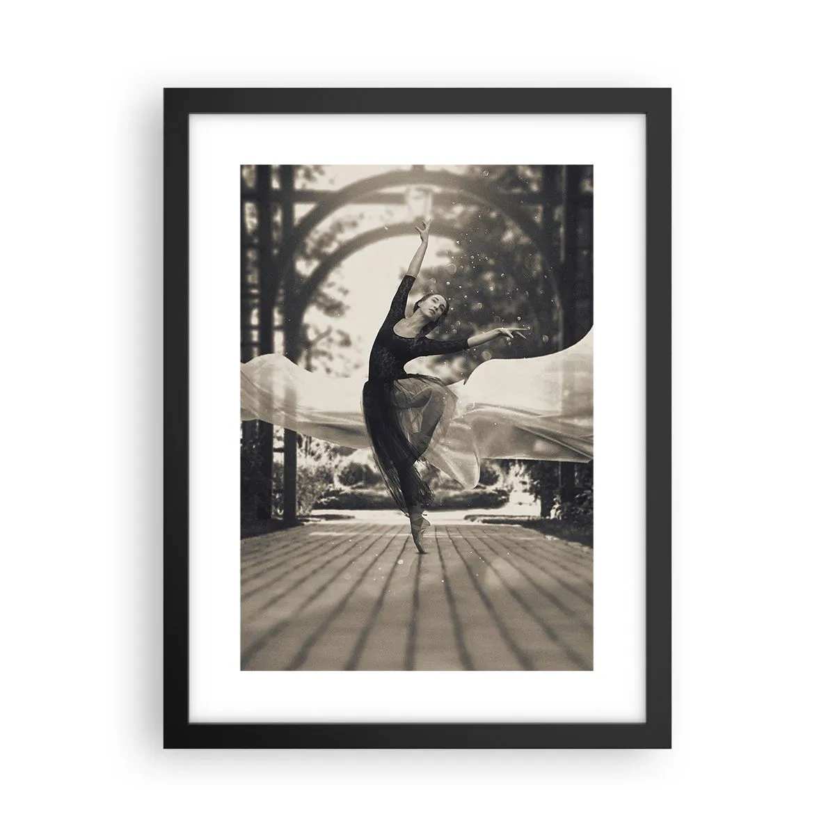 Póster en marco negro - Danza del espíritu del jardín - 30x40 cm