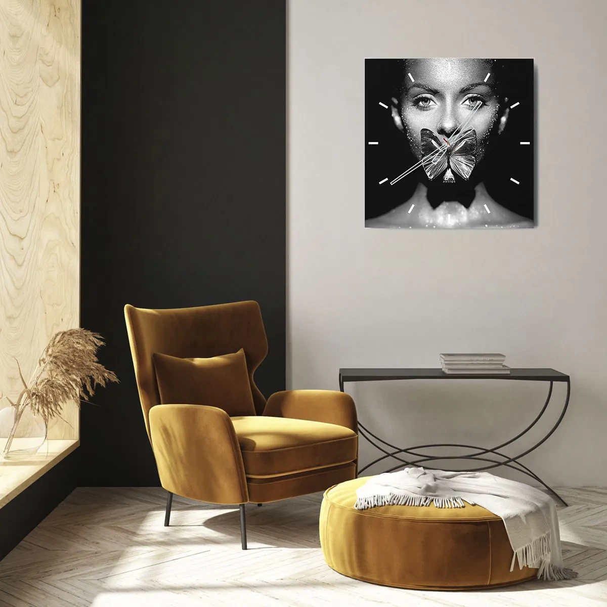 Reloj de pared - Reloj de vidrio - Rostro de mujer en blanco y negro con una mariposa en los labios. - 30x30cm - Beso de mariposa - Decoración de pared moderna para salón y dormitorio ARTTOR