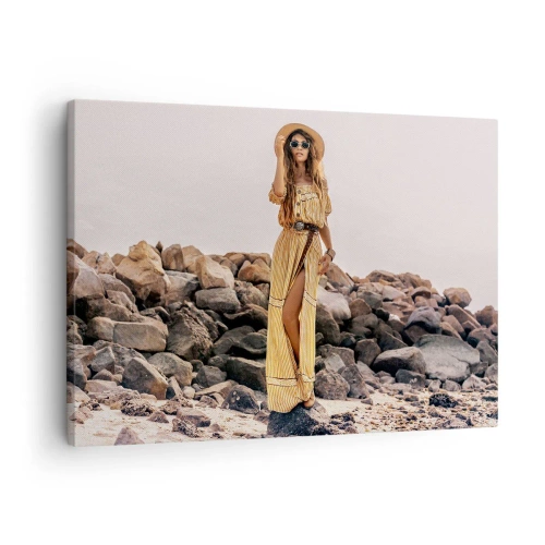 Cuadro sobre lienzo - Impresión de Imagen - Una mujer con estilo boho sobre un fondo de playa rocosa. - 70x50cm - La magia de las piedras - Decoración de pared moderna para salón y dormitorio ARTTOR