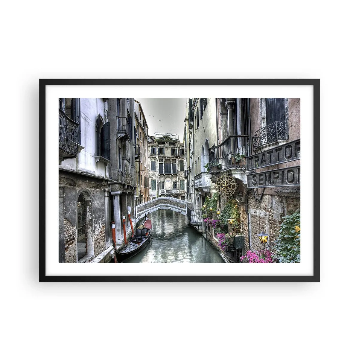 Póster en marco negro - Canal veneciano con góndola y puente de piedra - 70x50cm - Durante siglos, un sueño - Decoración de pared moderna para salón y dormitorio ARTTOR