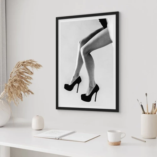 Póster en marco negro - Eterna feminidad - 50x70 cm