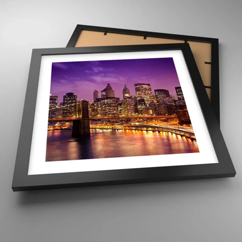 Póster en marco negro - Manhattan púrpura y dorado - 30x30 cm