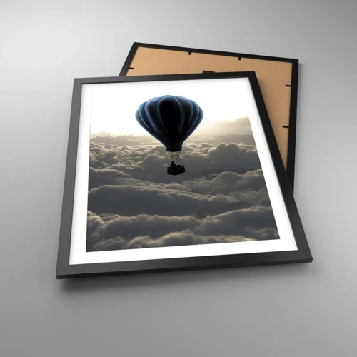 Póster en marco negro - Un viajero por encima de las nubes - 40x50 cm